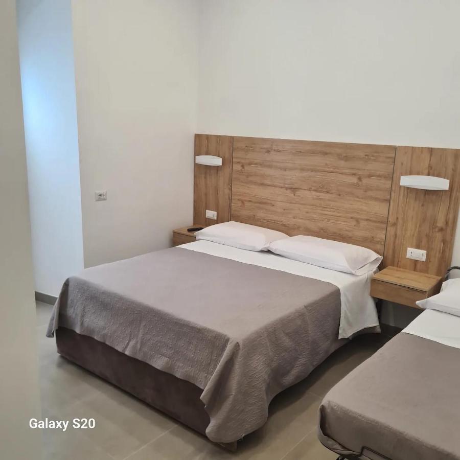 Residenza Nascari Al Plebiscito Hotell Neapel Exteriör bild