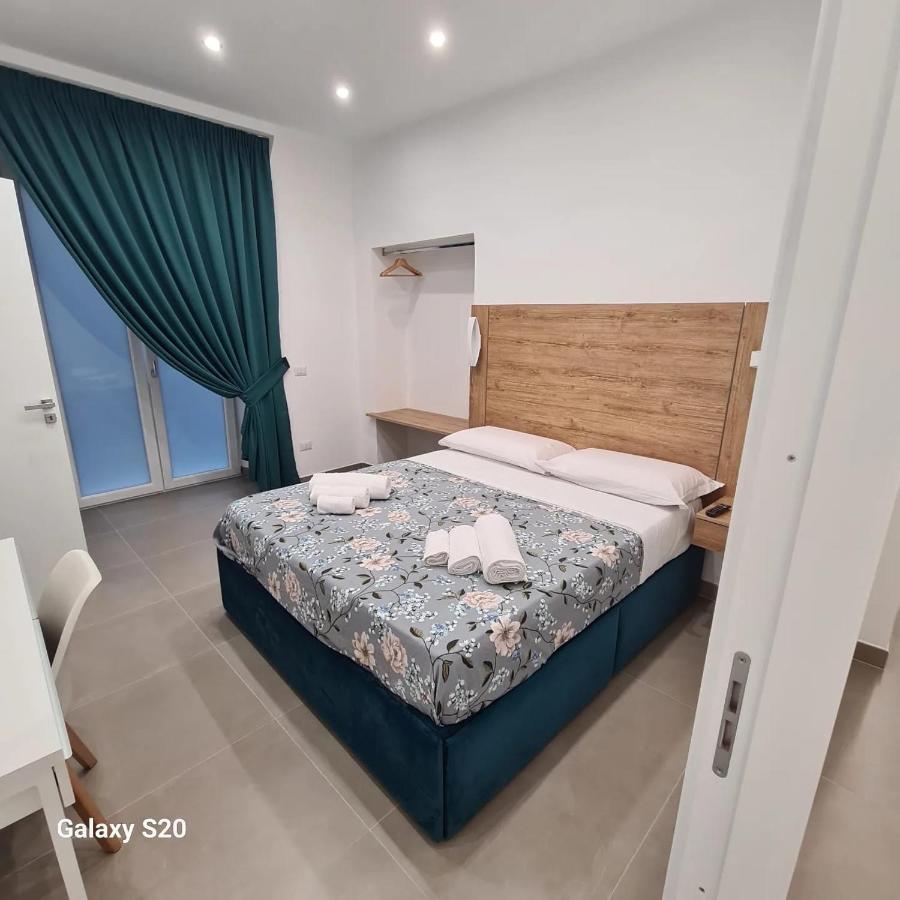 Residenza Nascari Al Plebiscito Hotell Neapel Exteriör bild